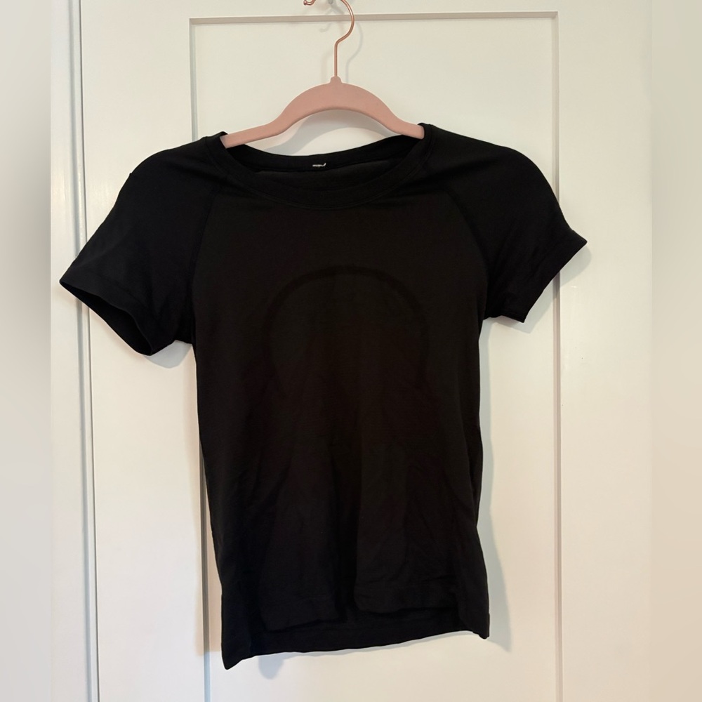 lululemon athletica Black Short Sleeve Tee